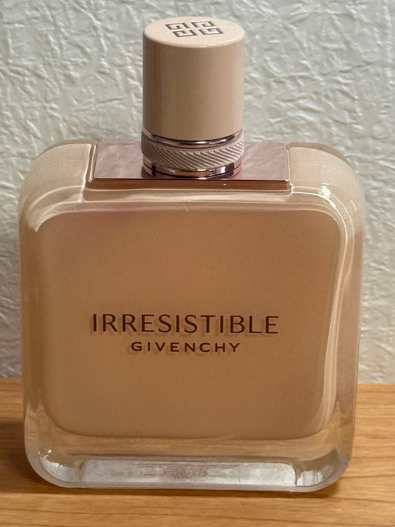 【お値引き不可！】ジバンシイ イレジスティブル オーデパルファム ヌード ベルベ イレジスティブル オーデパルファム ヌード ベルベット / ジバンシイ