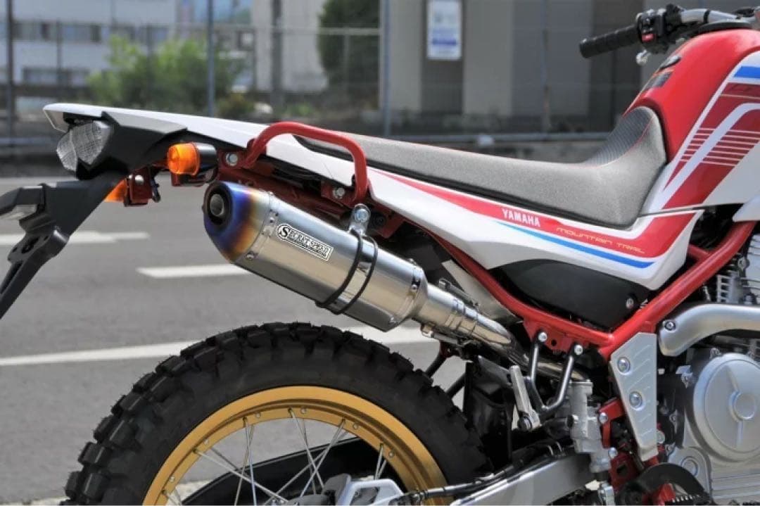 新品　ヤマハ スリップオンマフラー異形サイレンサーブルーセロー250 楽天市場】ヤマハ セロー250 全型式対応 スリップオンマフラー ブルー