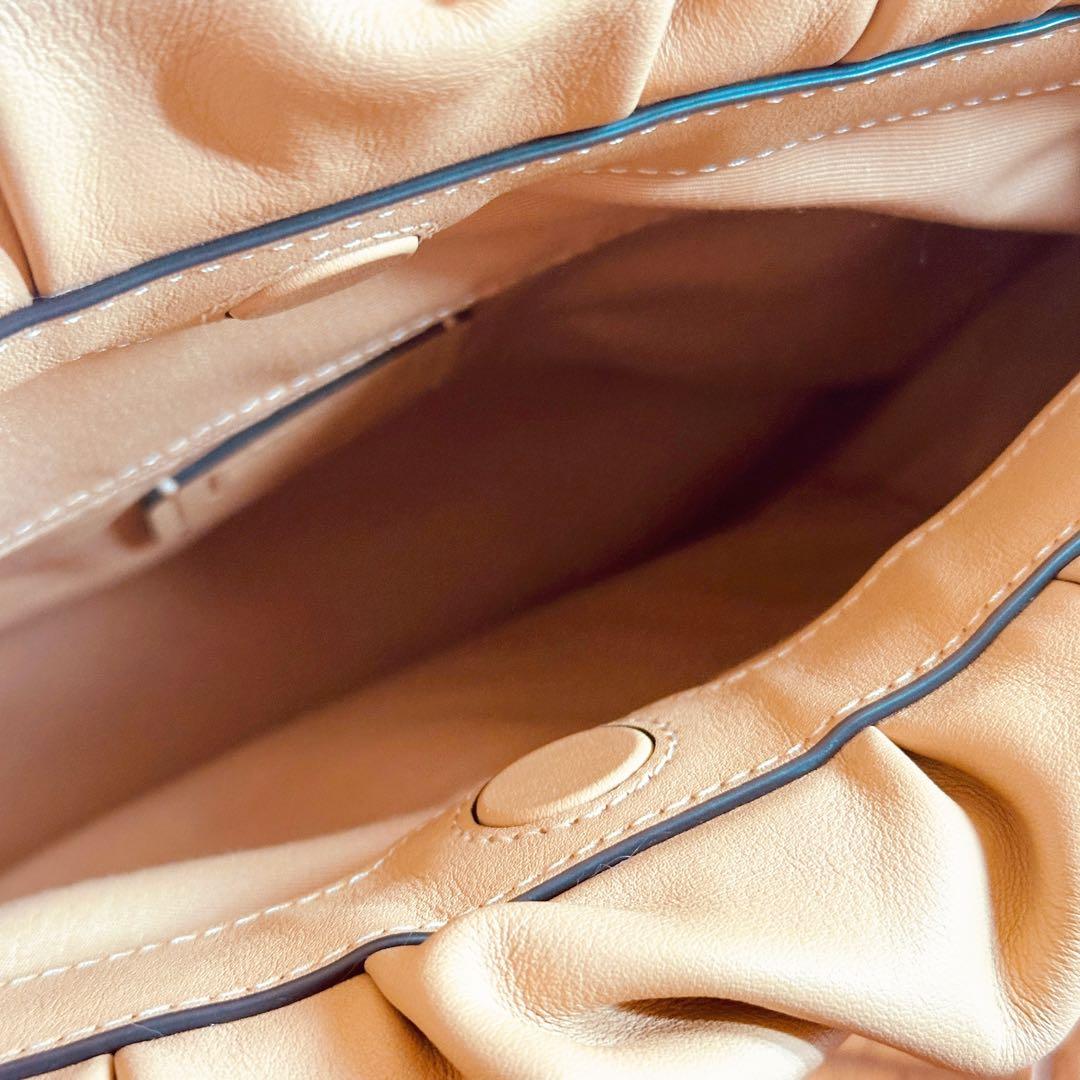 ひ*ん様 COACH フェイ ドローストリング トートバッグ カラー:タン