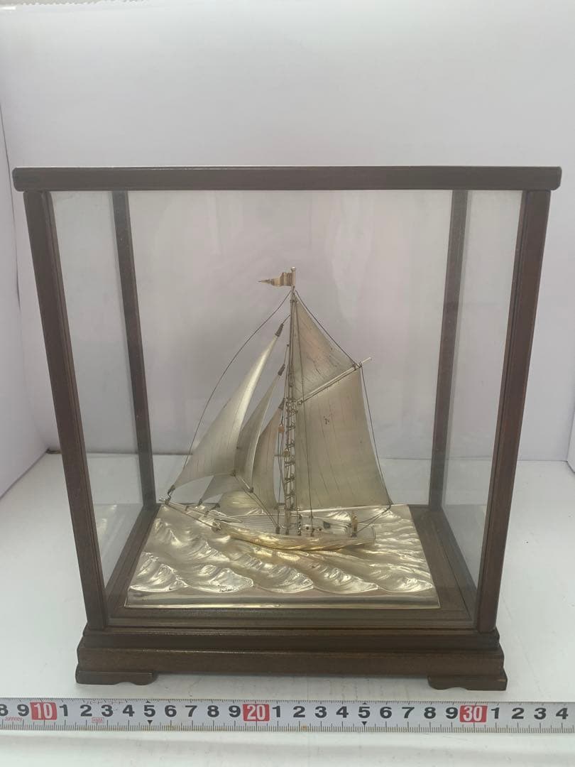 銀製帆船模型 一台ガラスケース付き