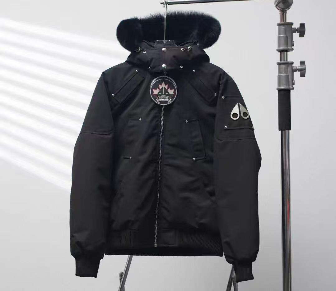 MOOSE KNUCKLESブラックダウンジャケット ファー付き MOOSE KNUCKLES（ムースナックルズ） ダウン ダウンジャケット