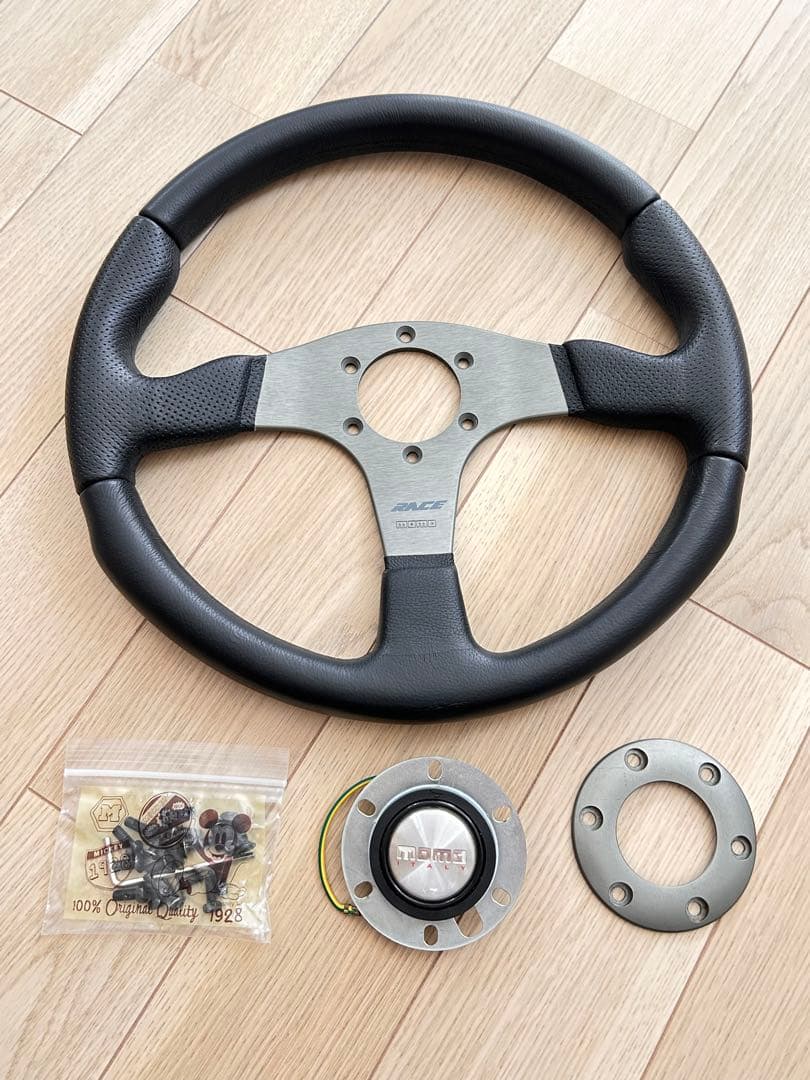 momo race D35 ステアリング ハンドル Yahoo!オークション -「momo d35」(モモ) (ステアリング)の落札相場