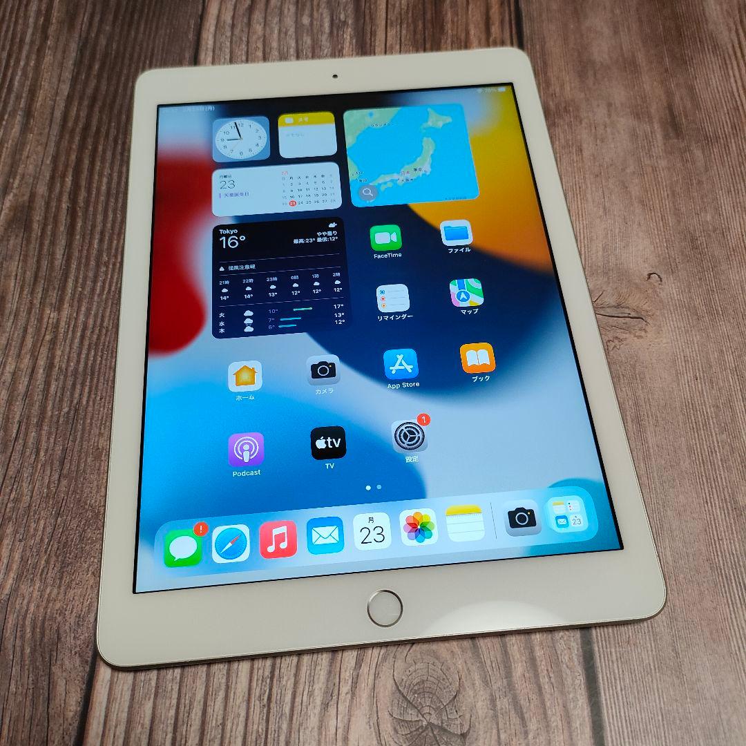 iPad 第6世代 32GB シルバー SIMフリー 美品 - メルカリ