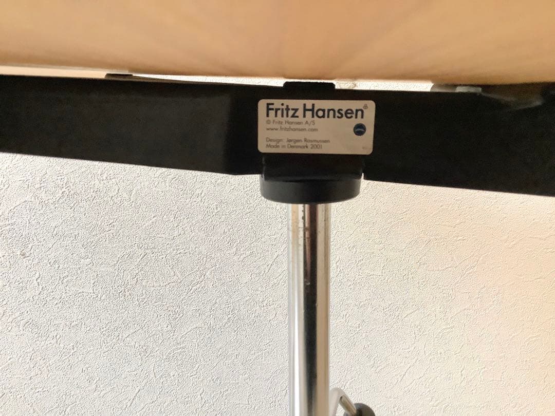 Fritz Hansen KEVI ケヴィチェア 木目調 キャスター付 中古品 - メルカリ