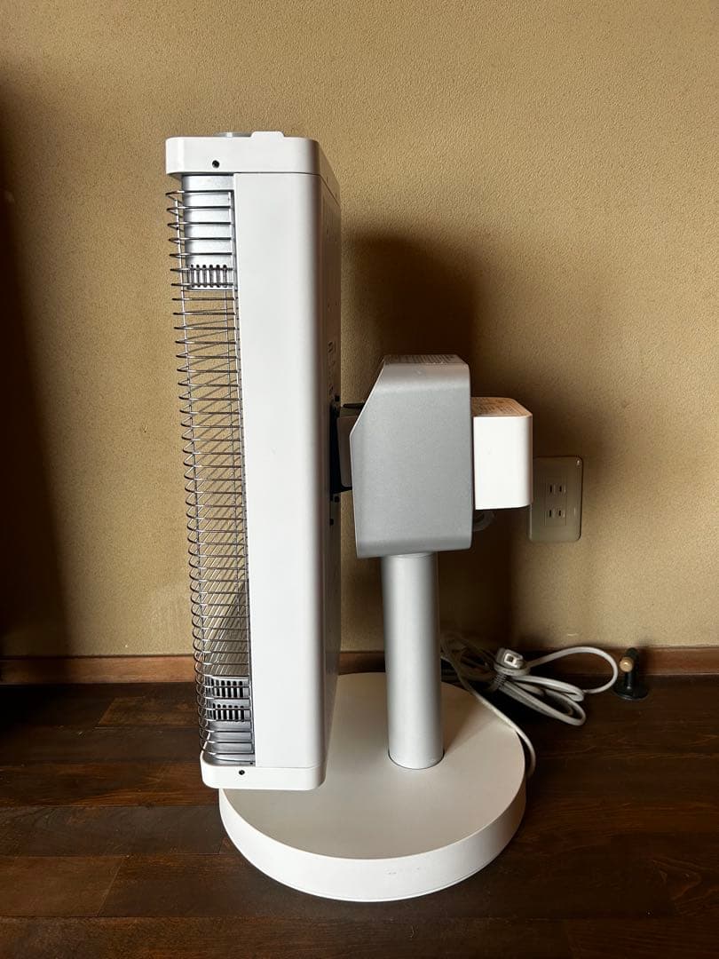 DAIKIN ダイキン ERFT11XS-W 遠赤外線ヒーター 20年製 - メルカリ