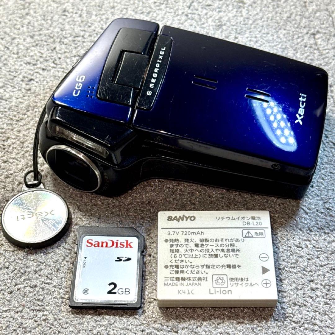 ☆動作OK SANYO Xacti DMX-CG6型 バッテリー＆SDカード付き Amazon | 三洋電機 デジタルムービーカメラ「xacti」 DMX-CG6(シルバー