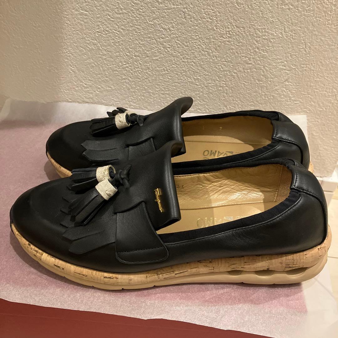 フェラガモ タッセルレザースリッポンローファー 靴袋付き MADOR 6