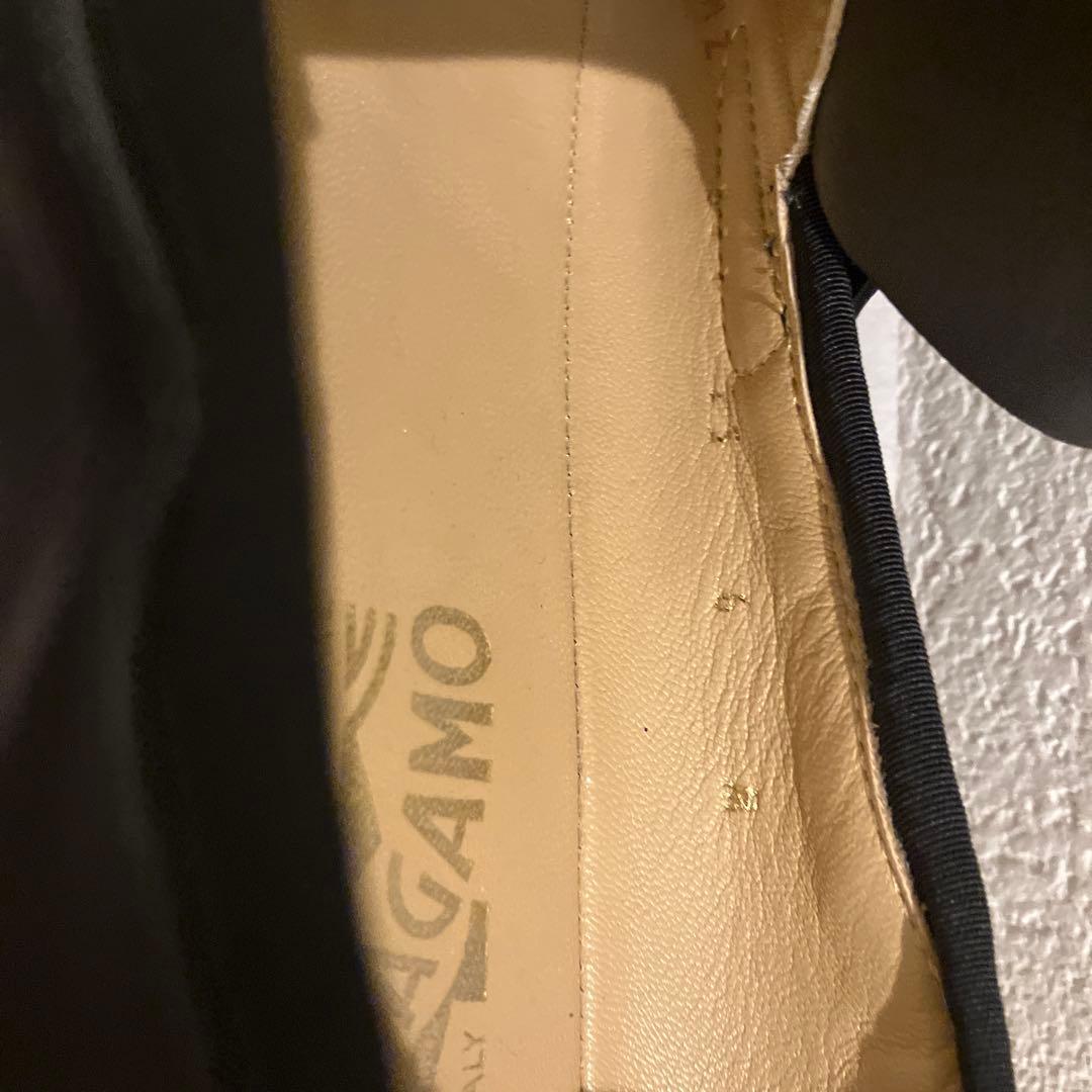 フェラガモ タッセルレザースリッポンローファー 靴袋付き MADOR 6