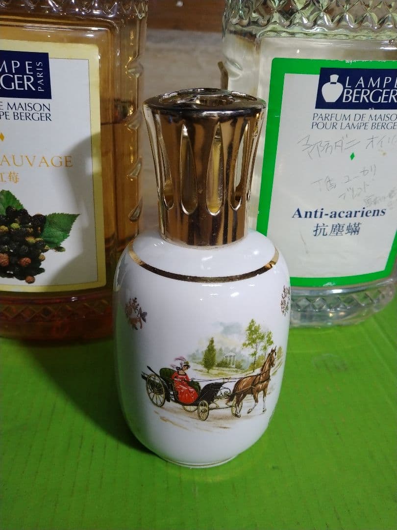 フランス製 ランプベルジェ 芳香器とオイル 紅苺2L と防ダニ液2L