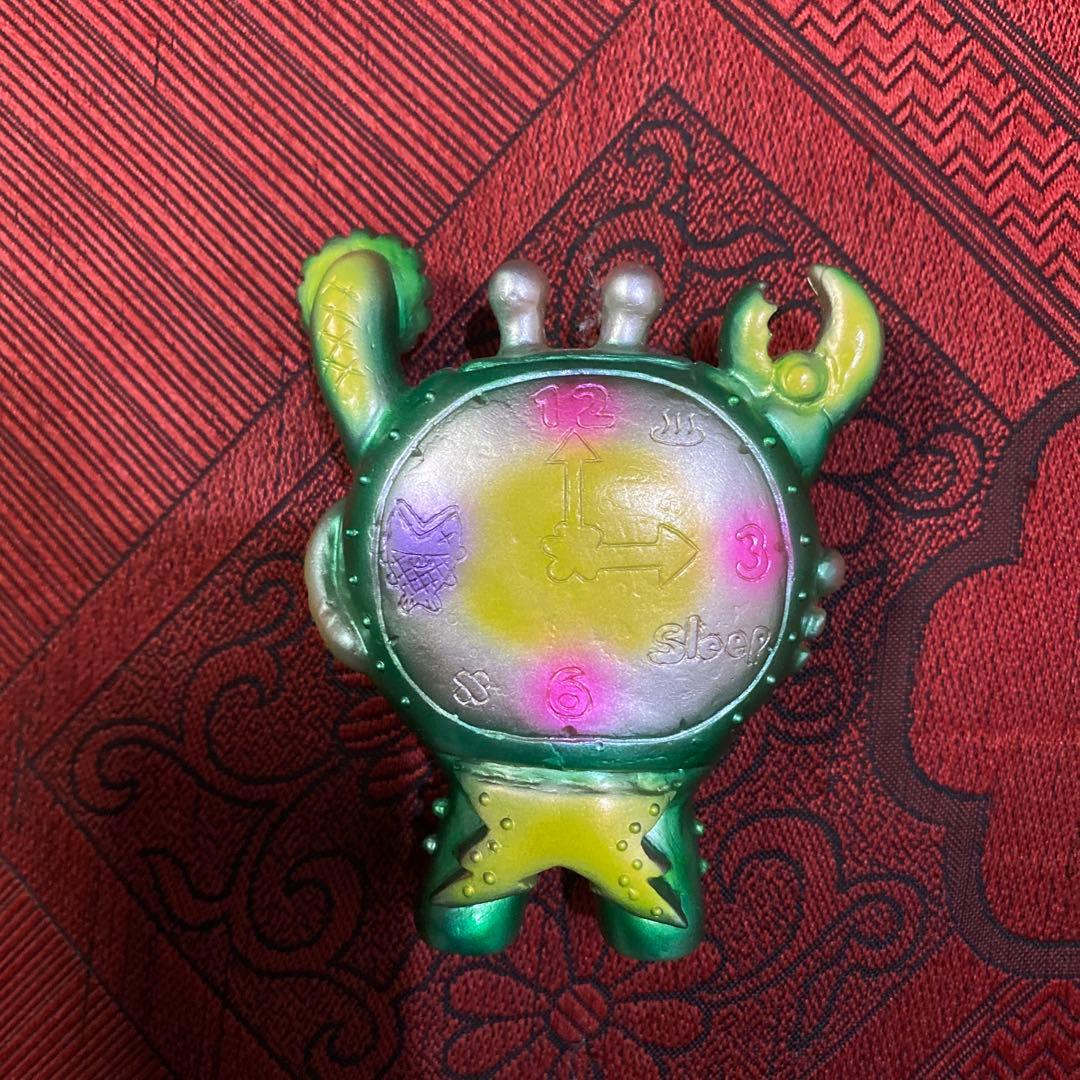 カニ よいこのかいじゅうソフビ ウズマキガニ - メルカリ