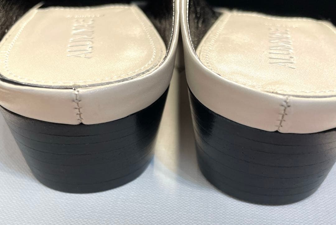 値下げ中！美品！アルムナエ　ALUMNAE　ミュールパンプス　22.5cm 白