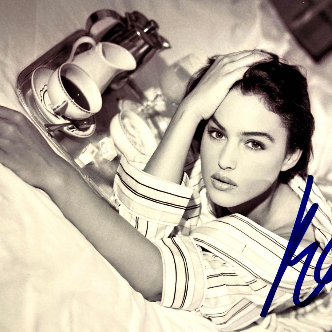 セール中…モニカ・ベルッチ直筆サイン入り2Lサイズ写真…