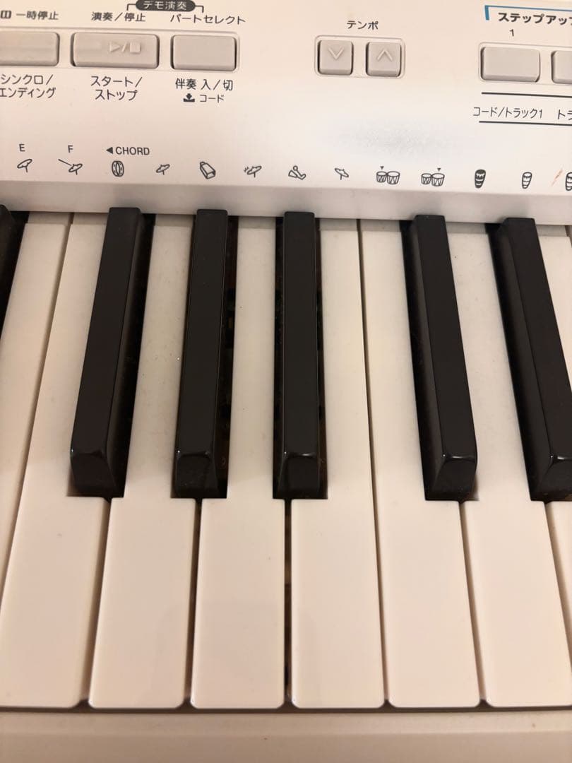 引き取り限定]状態良 電子キーボード 61鍵盤 ホワイト スタンド