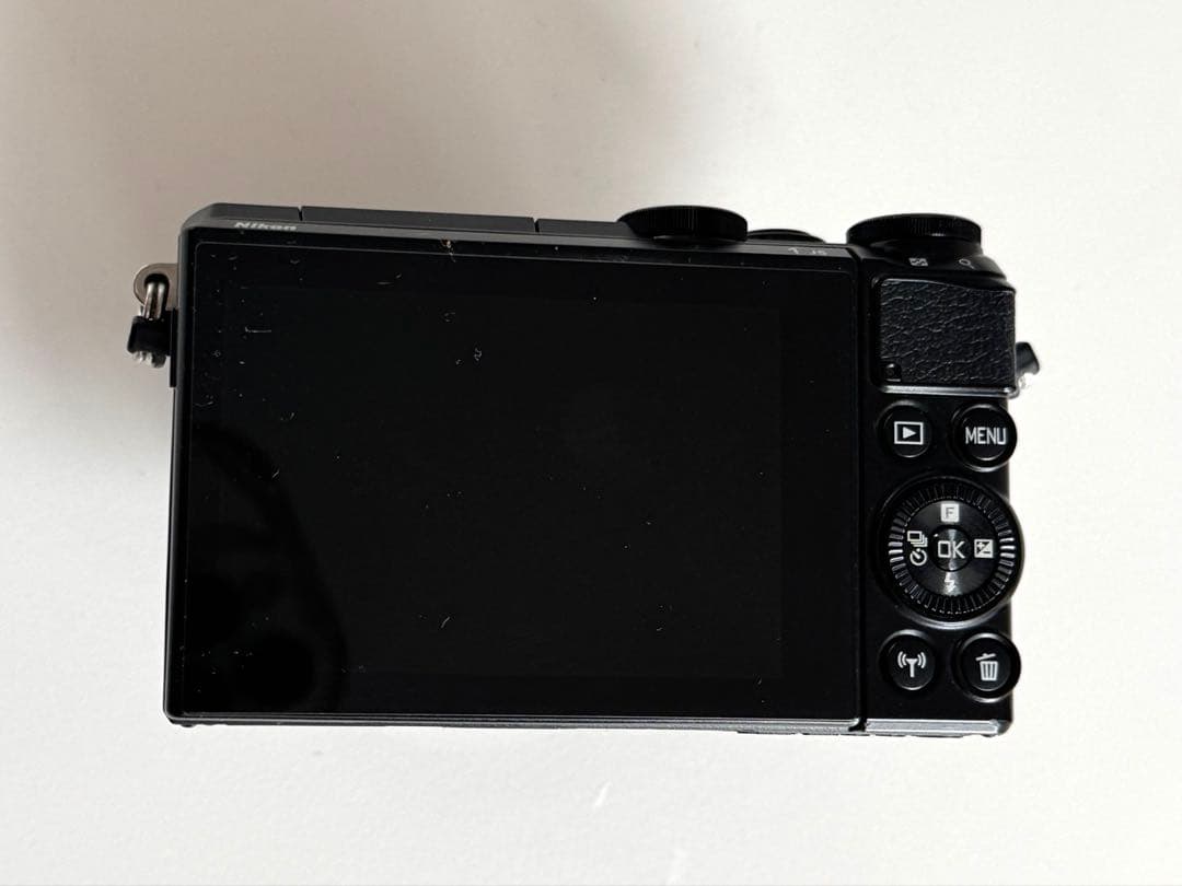 【美品】Nikon 1 J5 ブラック ダブルレンズキット《撮影数494回》