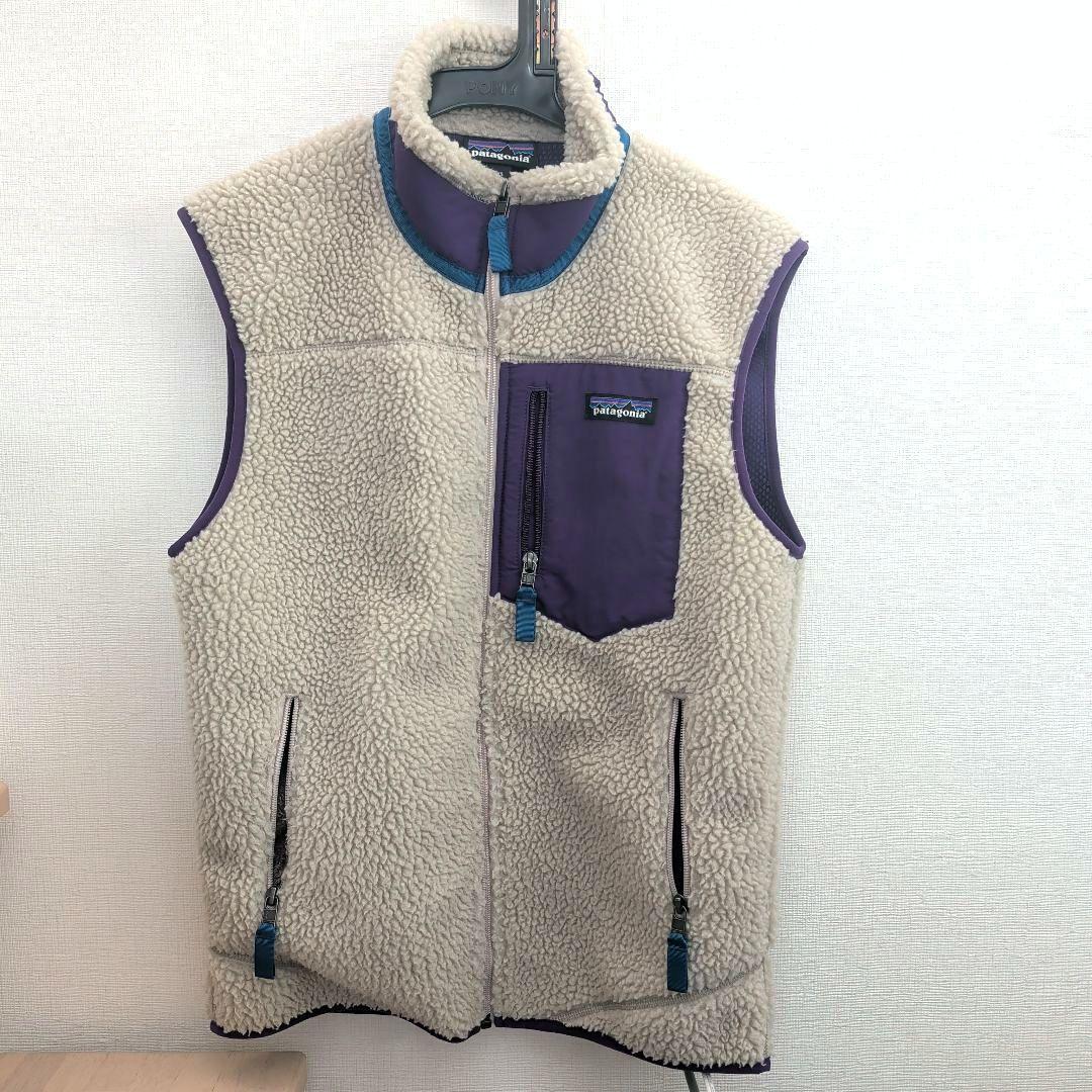 patagonia フリースベスト XS ベージュ/パープル - メルカリ