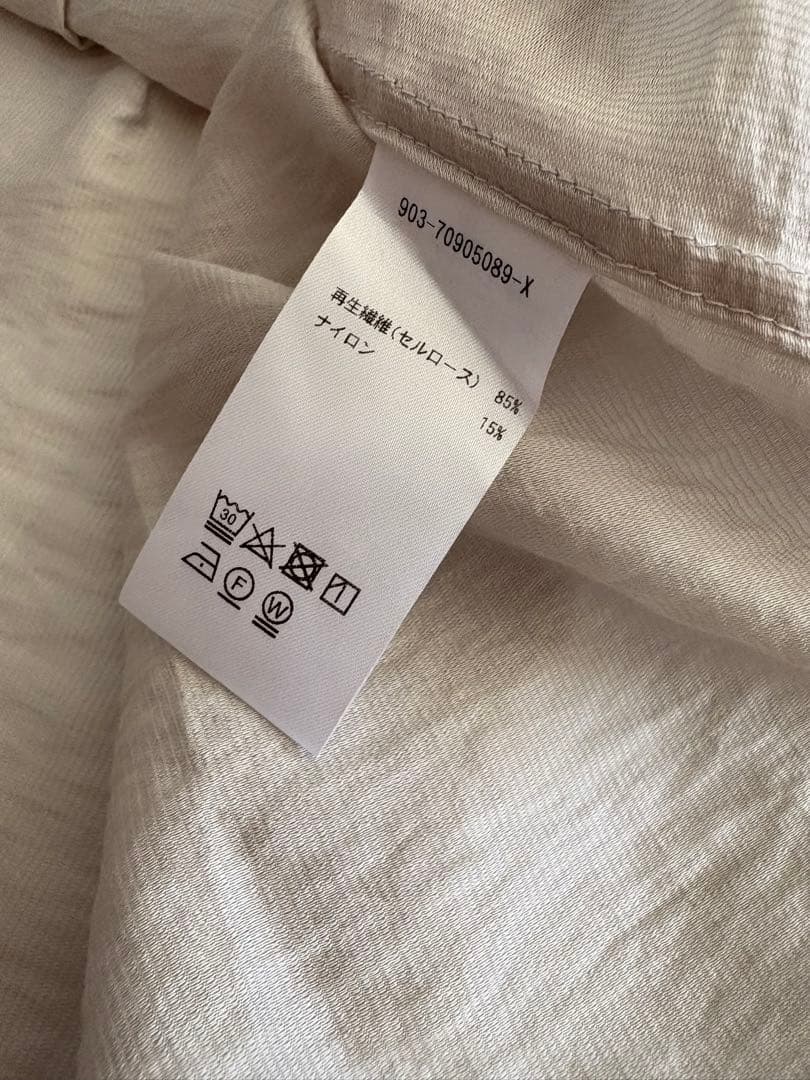 北欧暮らしの道具店 【24AW】とろんと光って揺れる シアーな羽織り