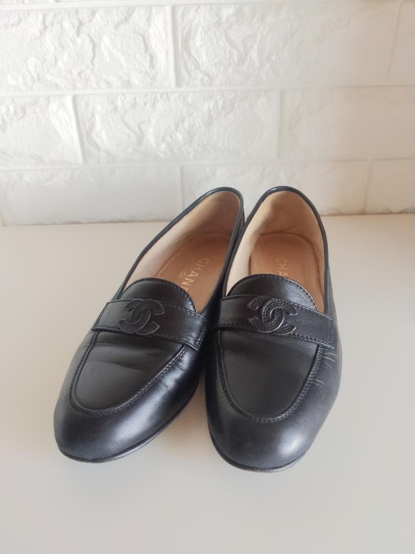 CHANEL ブラック ローファー37サイズ【中古品】【人気】 CHANEL（シャネル） 良品 ローファー ココマーク刺繍 レザー