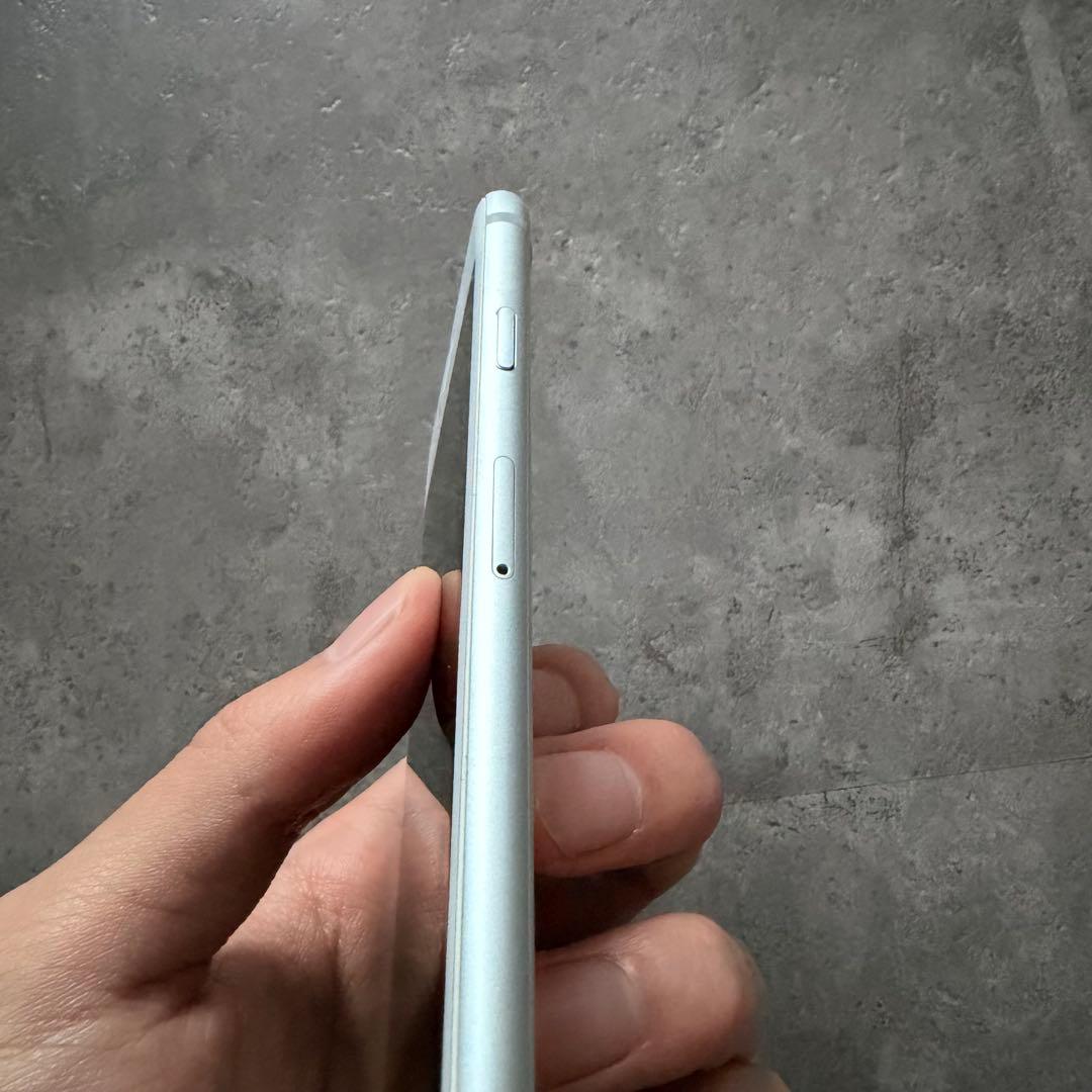 美品 iPhone8 本体 64GB シルバー SIMフリー - メルカリ