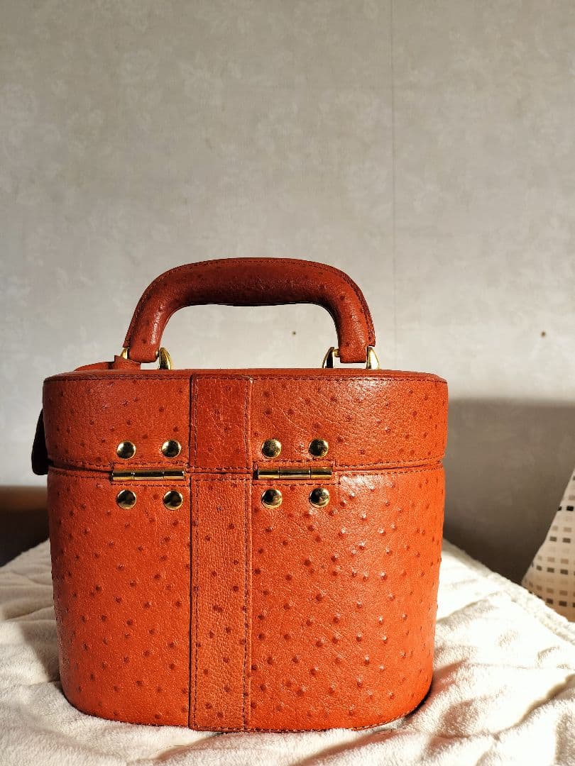 Private Label オーストリッチレザー 丸型ハンドバッグ - メルカリ