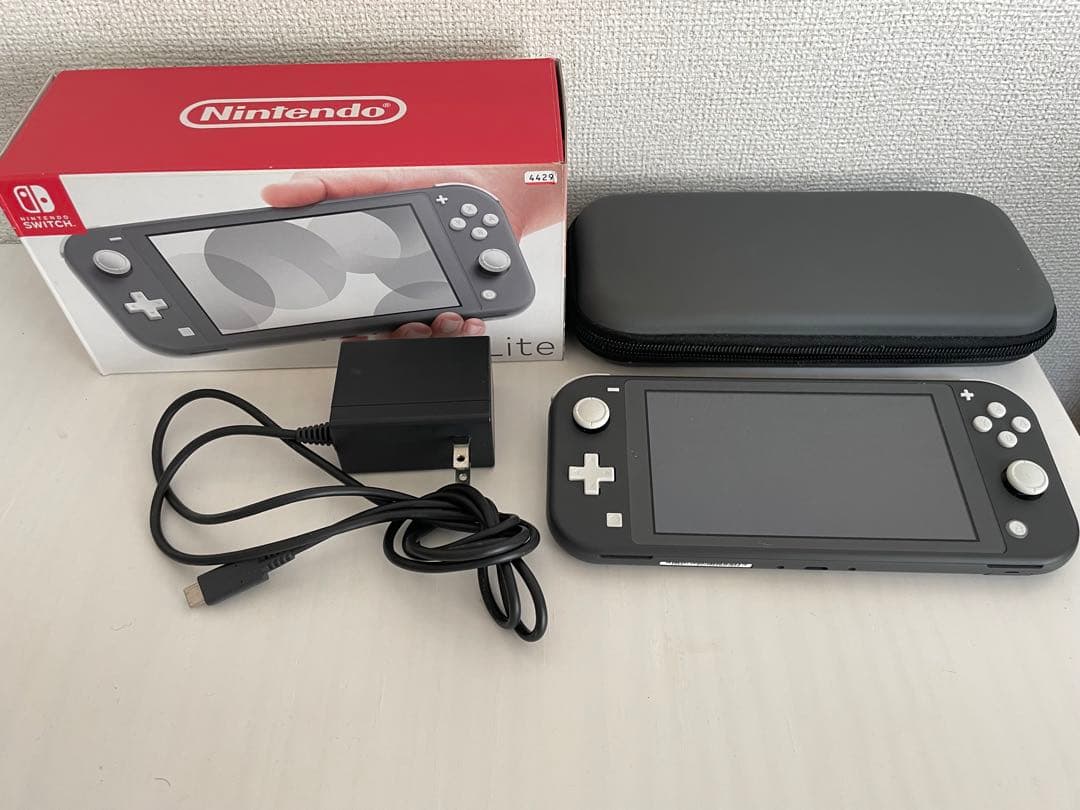 Nintendo Switch Lite 本体 + 充電器 + ケース Amazon.com: ButterFox Extra Large Carrying Case for Nintendo