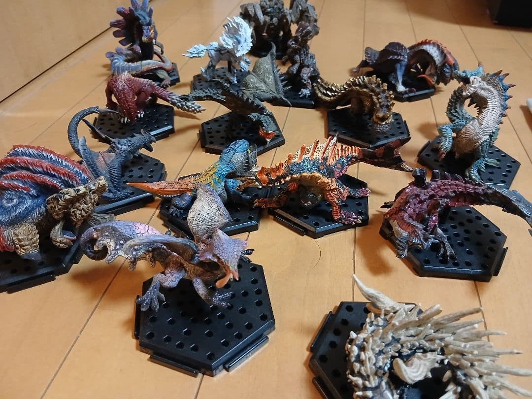 モンスター フィギュア 　まとめ売り モンスターストライク ラバーフィギュアコレクション コンプリート