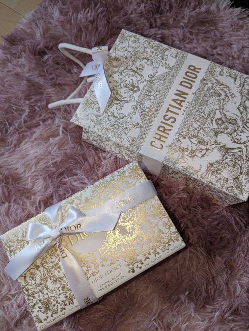 DIOR 2023クリスマスコフレ　限定品　未開封　新品 ディオール23年クリスマスコフレ、人気コスメ＆ご褒美スキンケア