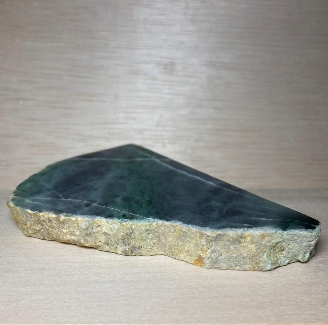 糸魚川翡翠　青梅川　トリカラー　翡翠　山石　スライス　原石　220.8ｇ