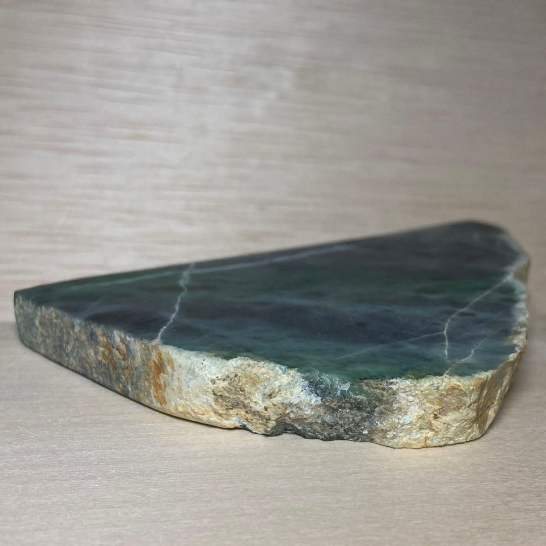 糸魚川翡翠　青梅川　トリカラー　翡翠　山石　スライス　原石　220.8ｇ