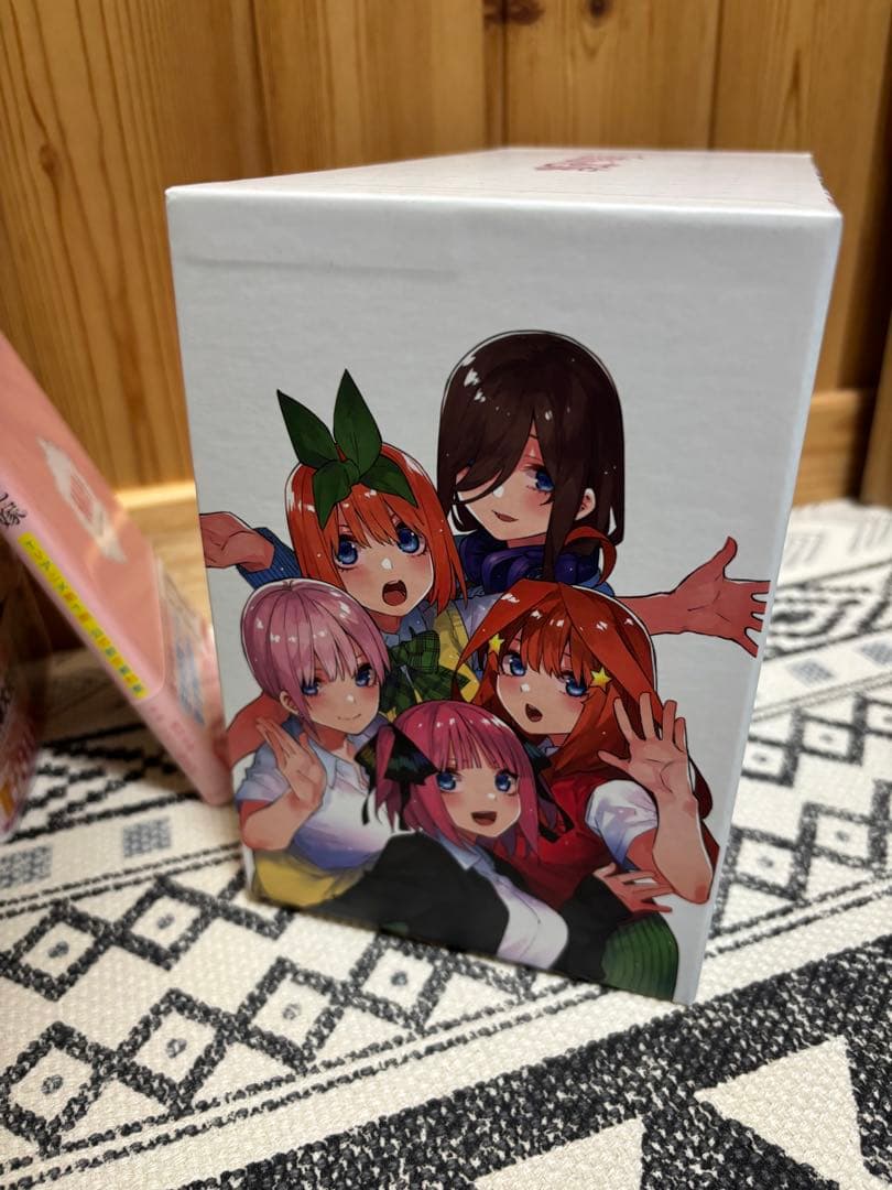 漫画五等分の花嫁フルカラー版全巻＋全巻収納box＋アニメ第1期公式設定
