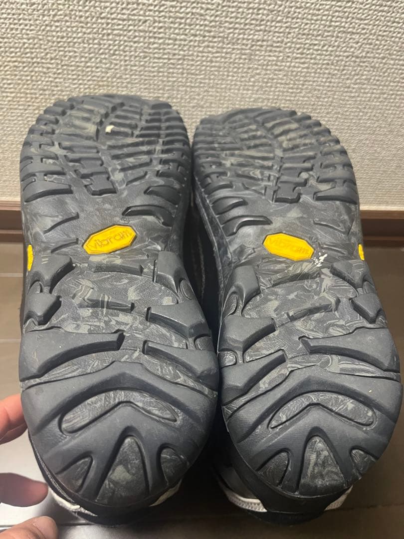 クシタニ　KUSHITANI BOAダイヤル式シューズ、アドーネ　25.5cm