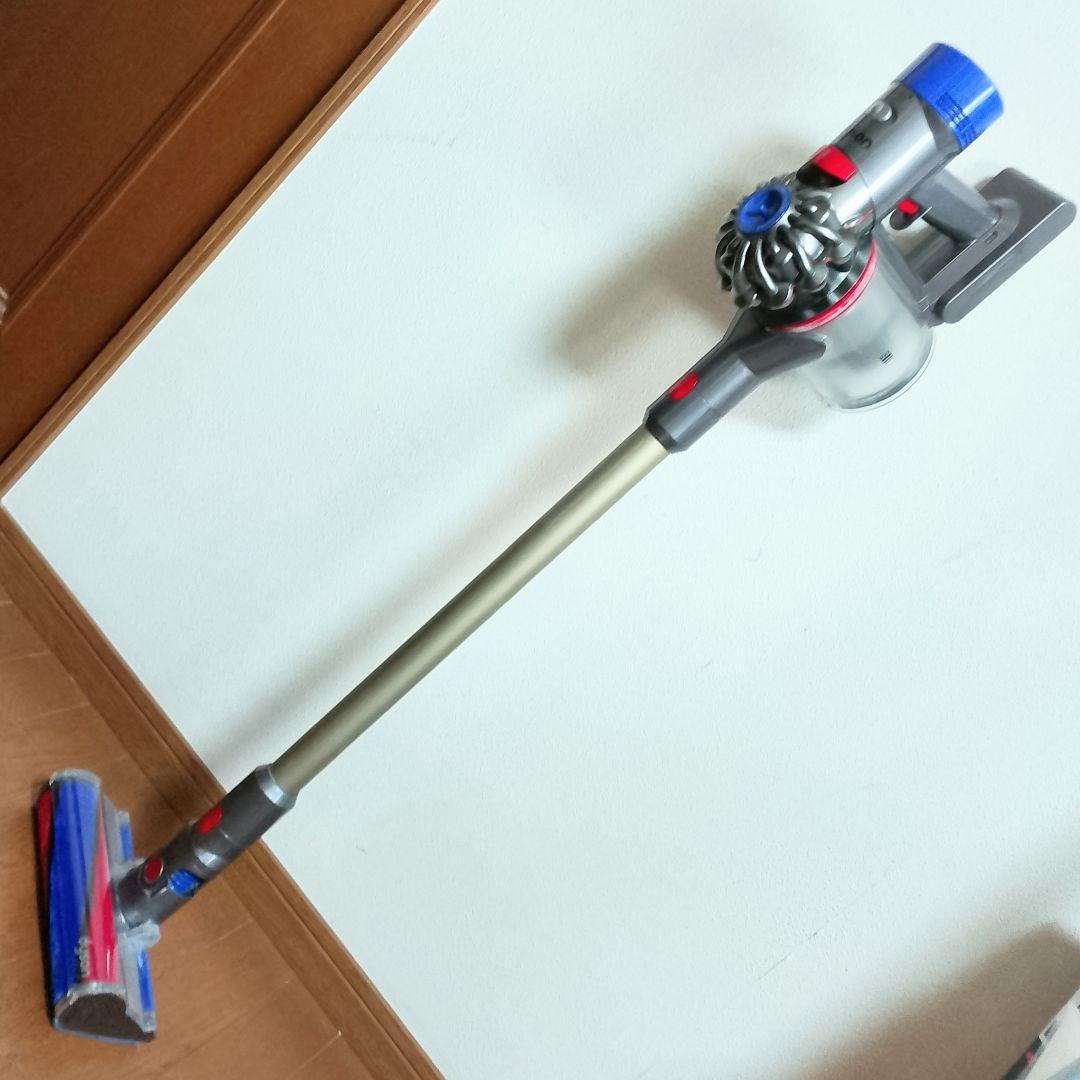 Dyson　V8 fluffy extra　サイクロンクリーナー Amazon.co.jp: Dyson V8 Slim Fluffy Extra : ホーム＆キッチン