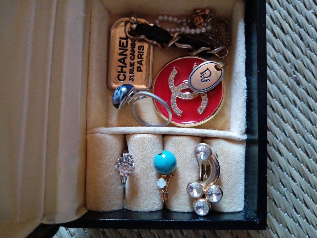 祖母の、遺品 ゴールドチェーンネックレス、ケース付き 数百種類の通販