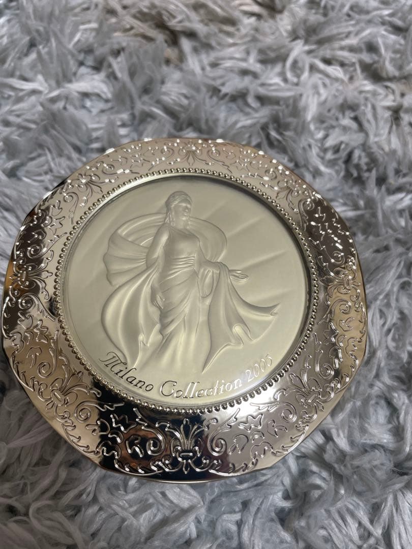 ミラノコレクション フェイスパウダー カネボウ化粧品「ミラノコレクション」のフェイスパウダーが限定サイズ