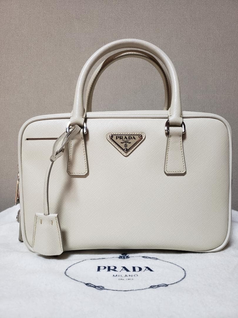 PRADA ガレリア サフィアーノ ミニバッグ　ホワイト White Prada Galleria Small Saffiano Leather Bag | PRADA
