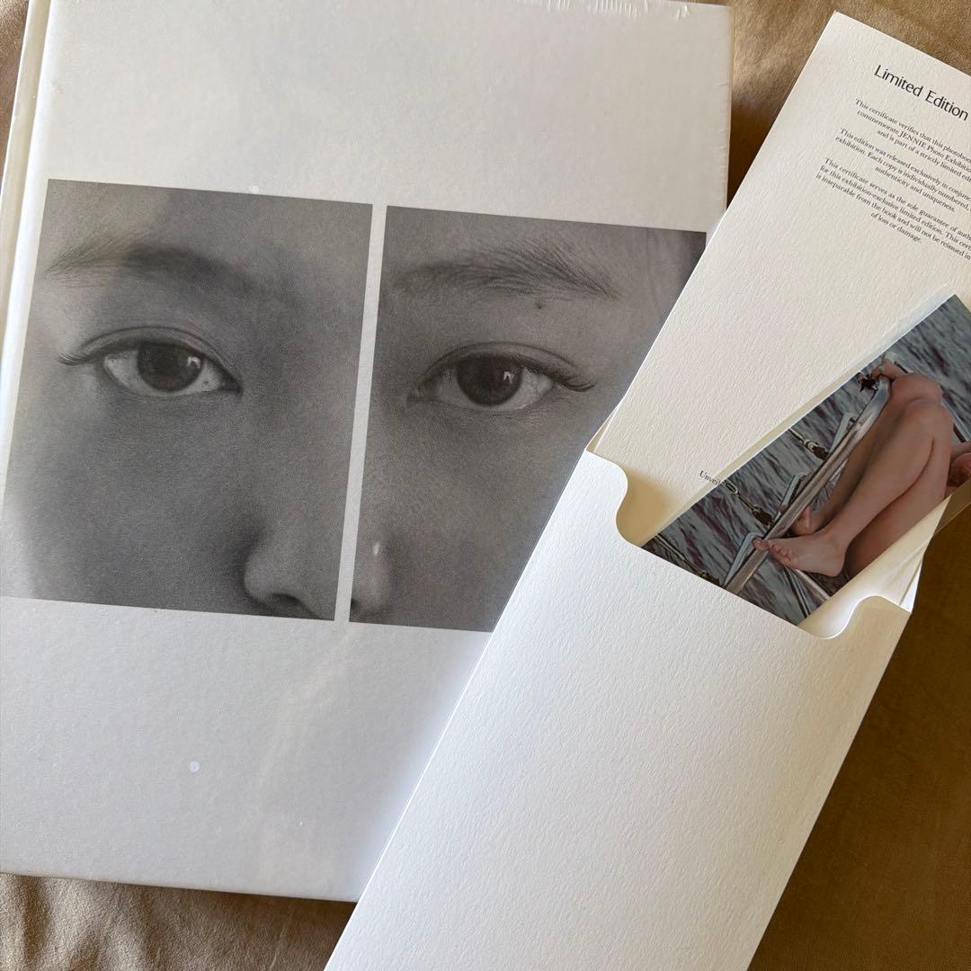 JENNIE J2NNI5 写真展 ジェニ 写真集フォトブック しおり付き 連番 JENNIE J2NNI5 写真展 ジェニ 写真集 フォトブック しおり付き - メルカリ