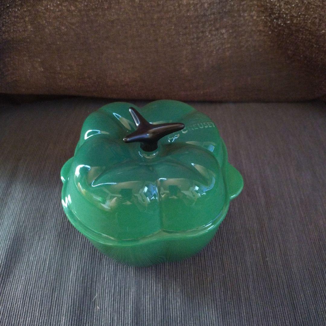 ル・クルーゼ ピーマン型 調理器具 2色セット - メルカリ