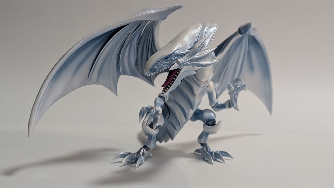S.H.MonsterArts 青眼の白龍 ブルーアイズホワイトドラゴン