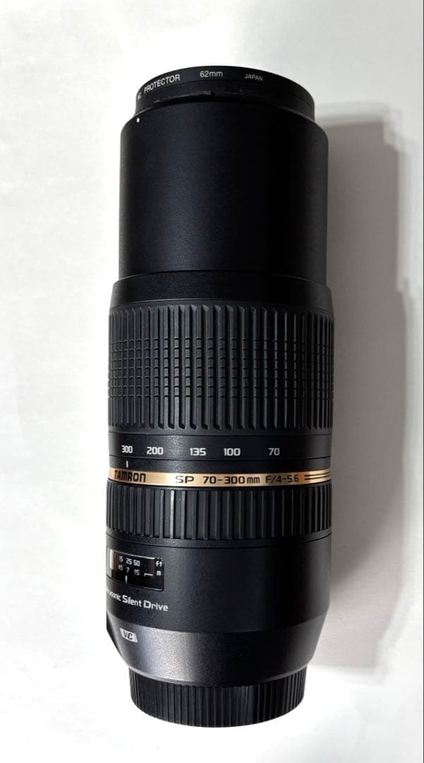 望遠レンズ　TAMRON SP 70-300mm f/4-5.6