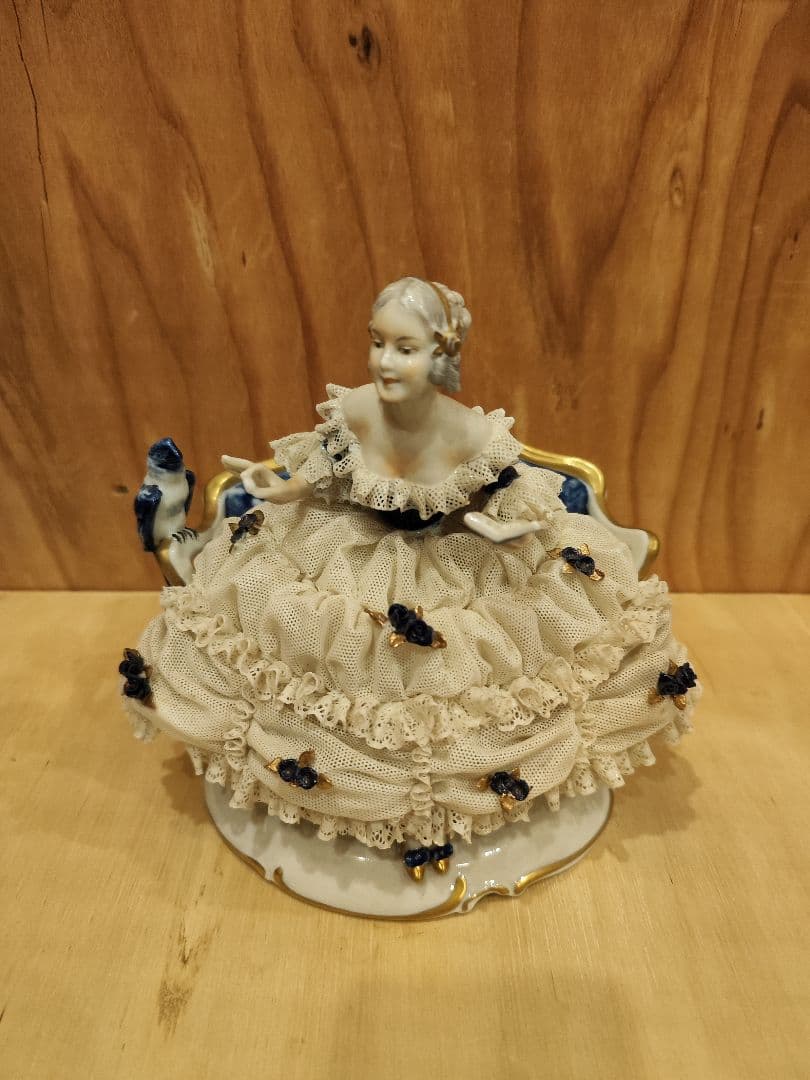 ウンターヴァイスバッハ ドイツ製ウンターヴァイスバッハ繊細レースドール求婚