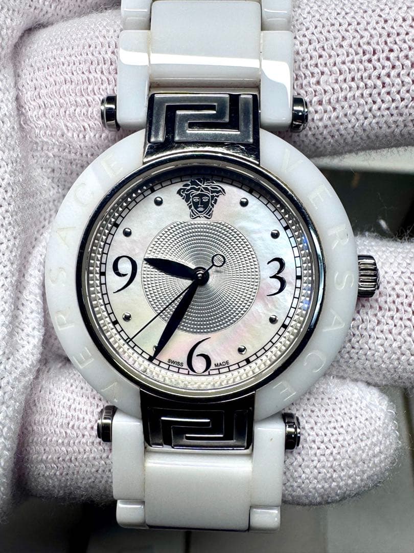 VERSACE ホワイトセラミック 腕時計 - メルカリ