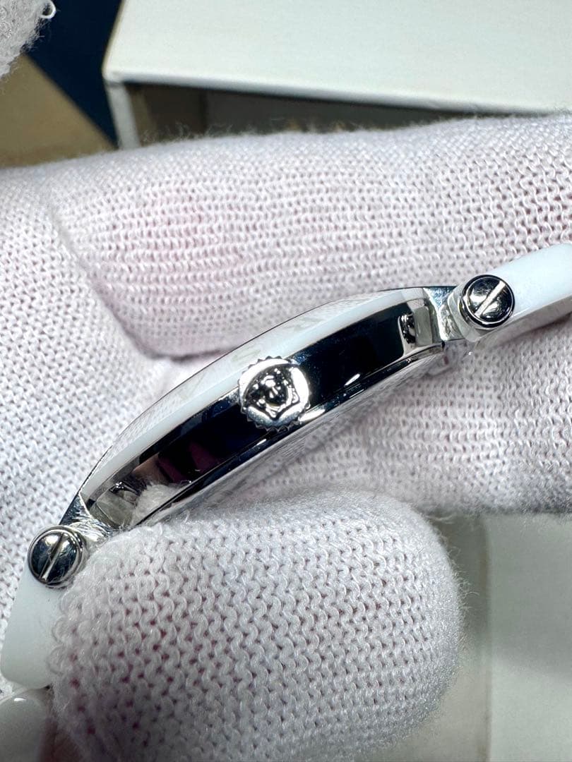 VERSACE ホワイトセラミック 腕時計 - メルカリ