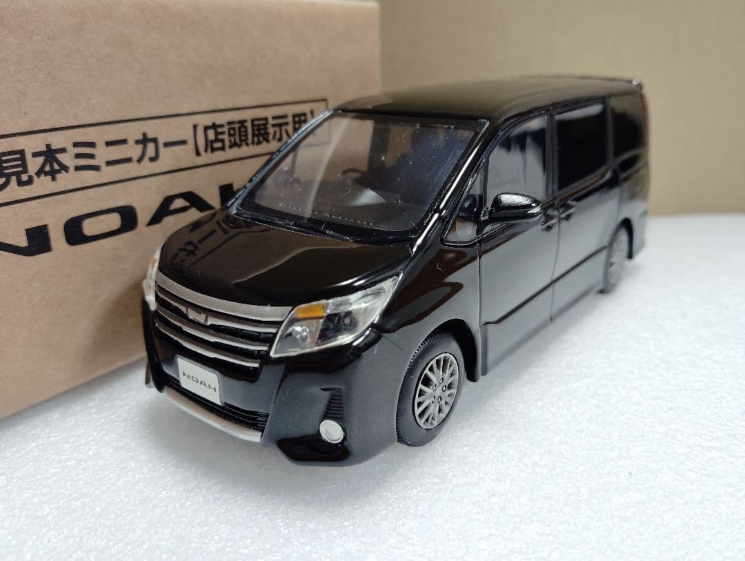 トヨタ ノア Si 80前期型 カラーサンプルミニカー 非売品 202 - メルカリ