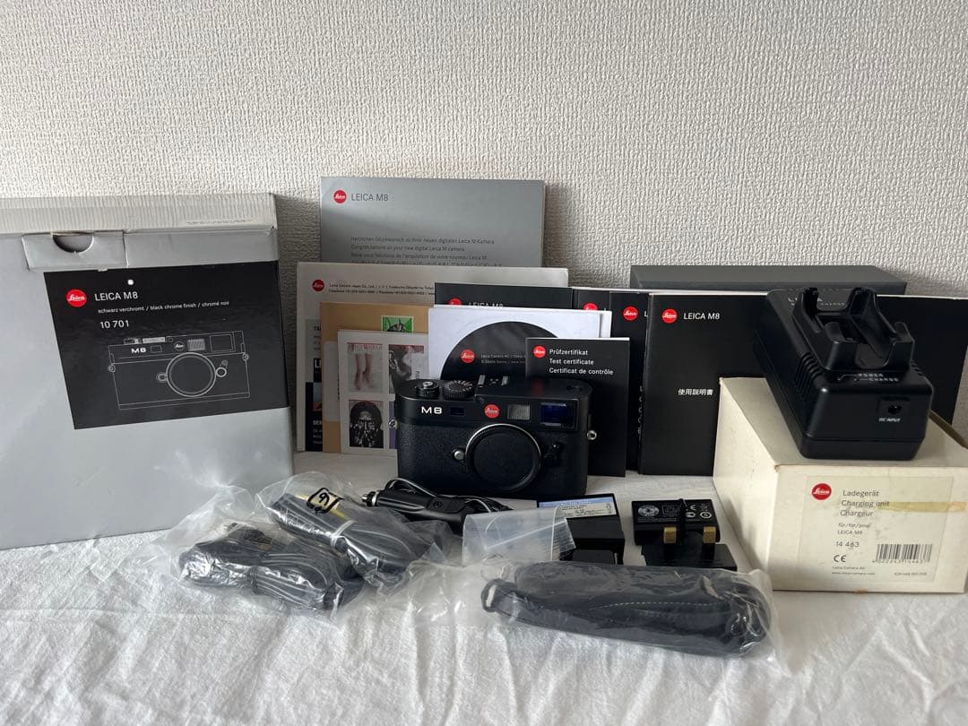 Leica M8ブラッククロームボディ+ 純正レンズフィルターUV/IR E39 Leica M8ブラッククロームボディ+ 純正レンズフィルターUV/IR E39