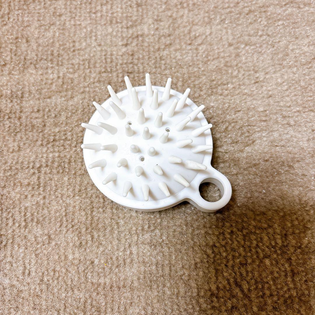 ニューモZ付属スカルプマッサージブラシ ホワイト＋おまけ - メルカリ