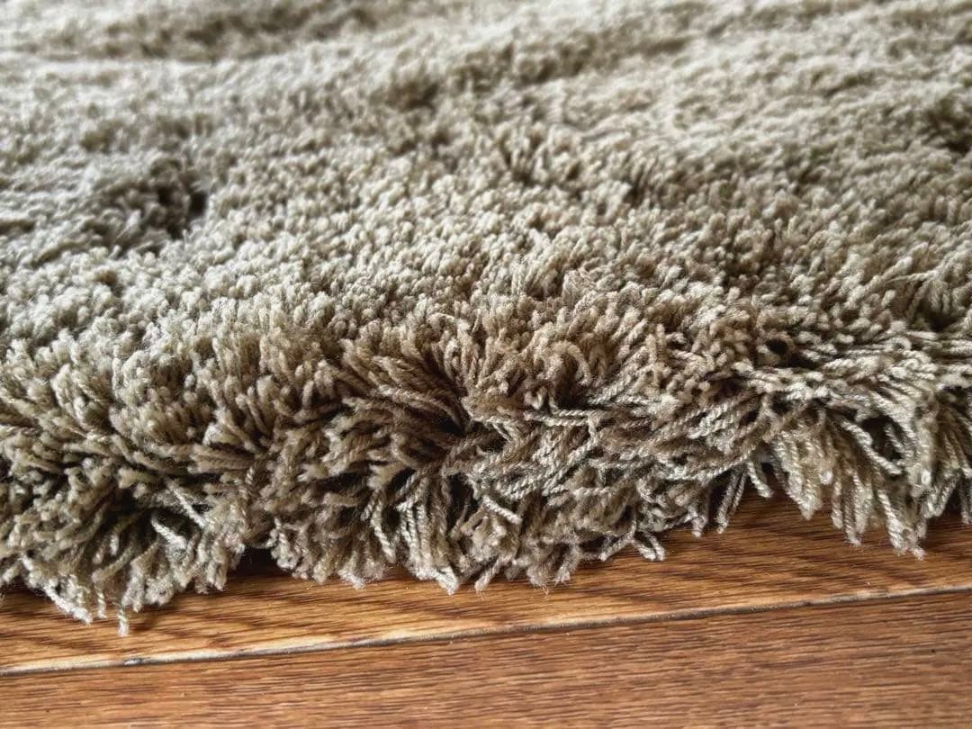 新品】MOMO NATURAL(モモナチュラル)シャギーラグ 大判の通販はau PAY