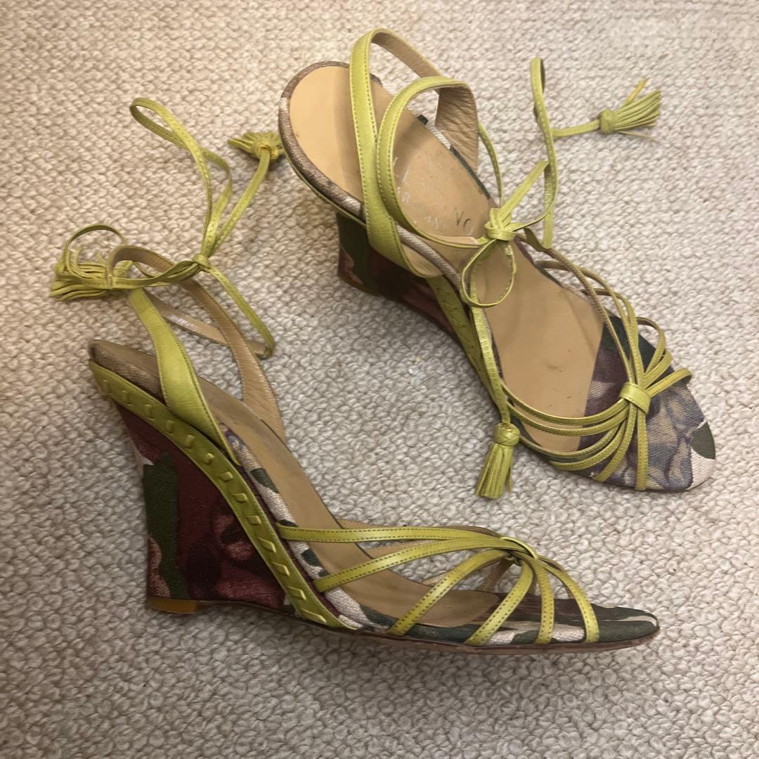 値下‼️VALENTINO 若草色＆フラワーカモフラ、ストラッピー、ウェッジ39 VALENTINO | HOUYHNHNM（フイナム）