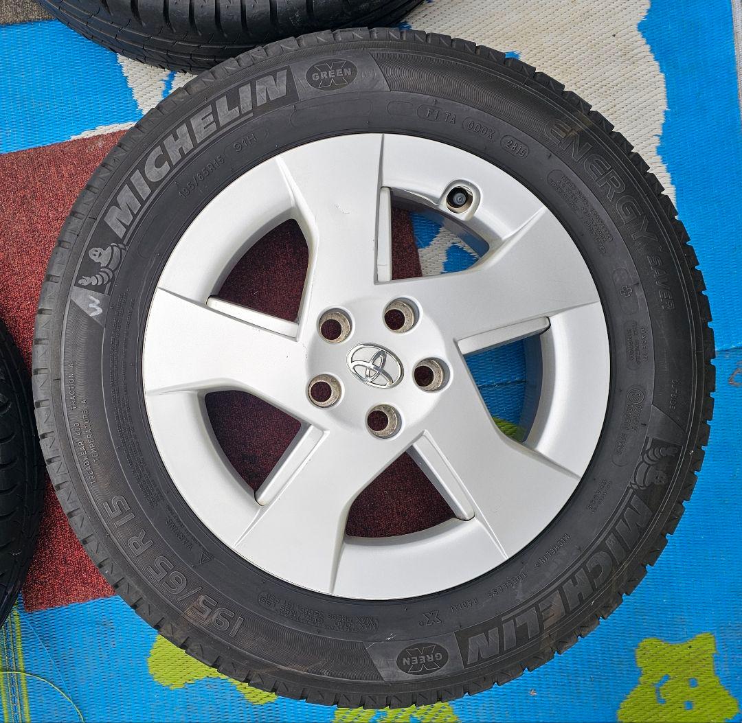 トヨタ 30 プリウス 純正ホイール15インチ 6J+45 pcd100タイヤ付
