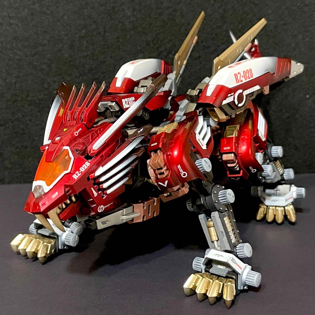 ZOIDS ゾイド HMM ブレードライガー(レオン仕様) 塗装組み立て完成品