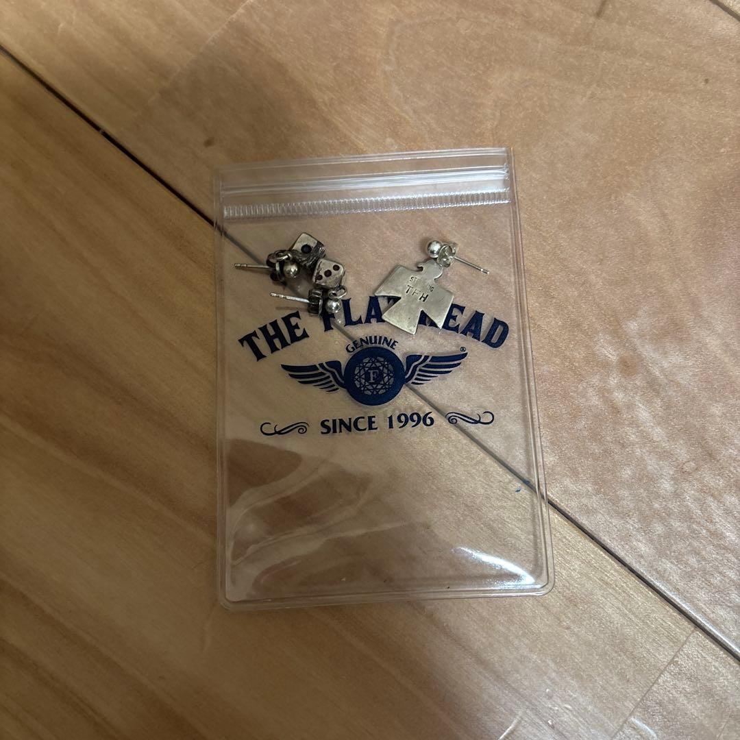 フラットヘッドシルバーダイスピアス&イベント限定シルバー