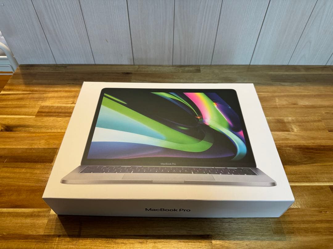 MacBook Pro シルバー 本体 充電器付き 中古のMacBook Pro…2015年だけど充電器付きで動くなら僕の今のより全然